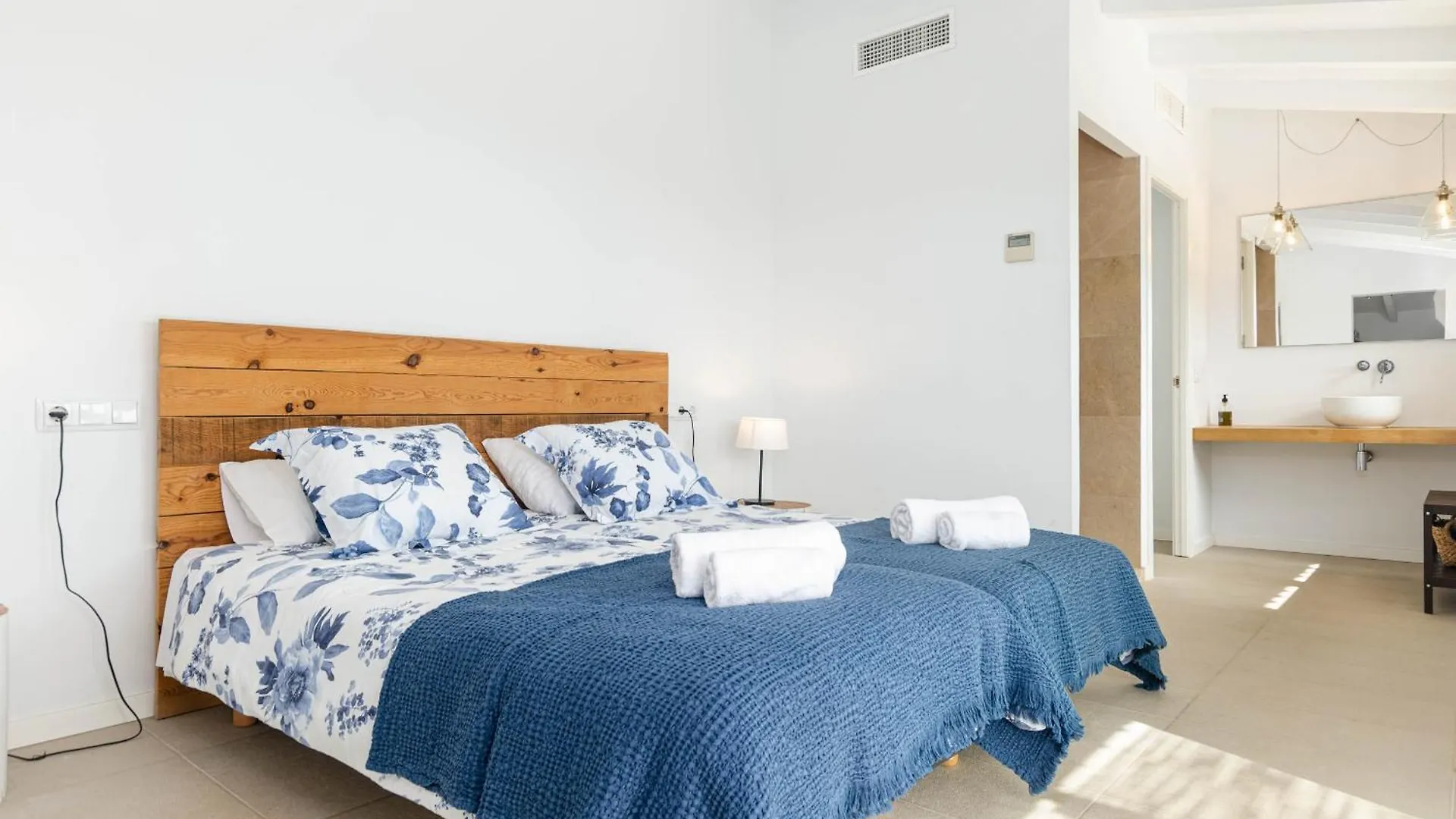 Yourhouse Carrera Plana María de la Salud 0*,  Espagne